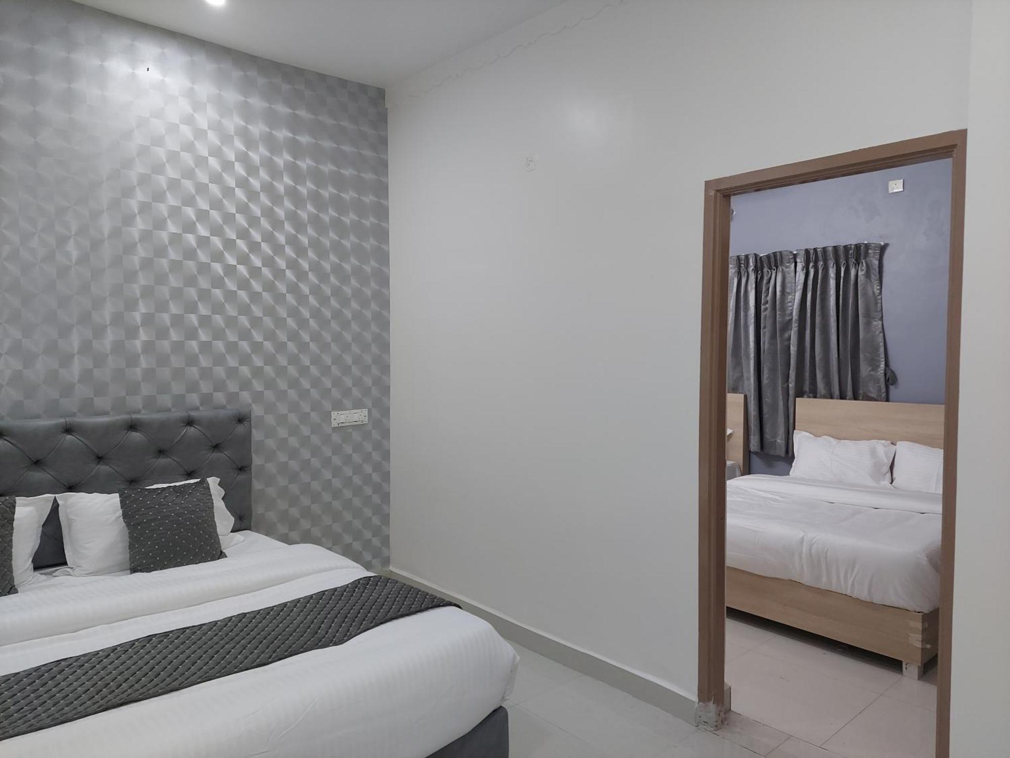 Sapphire Stayss Yelagiri Esterno foto